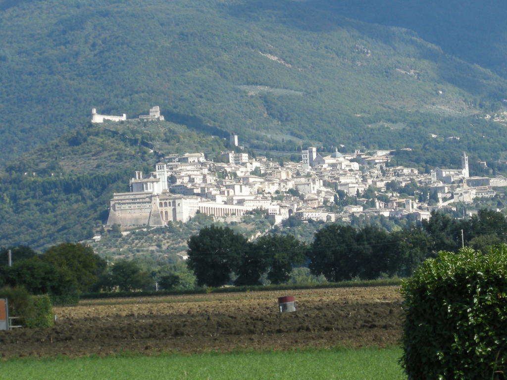 Appartamenti Fiorella Bastia Umbra Exterior foto